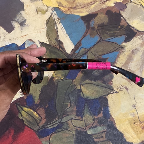 Betsey Johnson Sunglasses main image 6